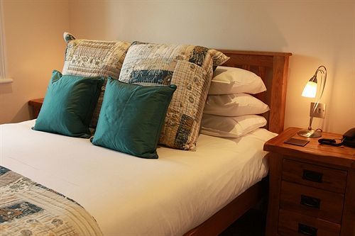 Bed & Breakfast Parklands 4*